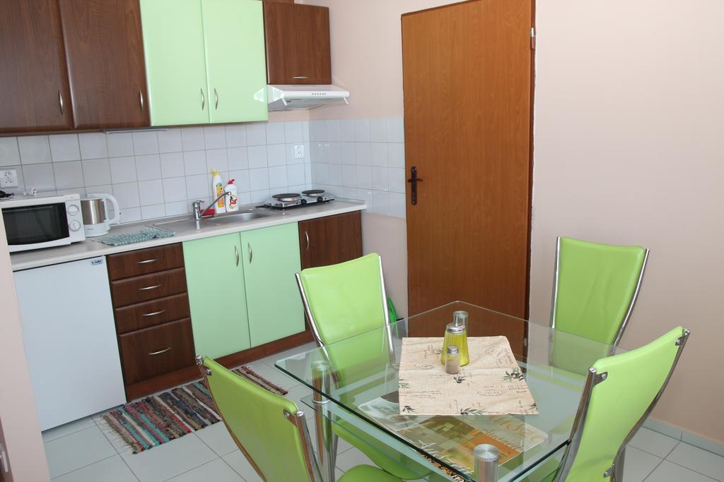 City Building Saca Room photo